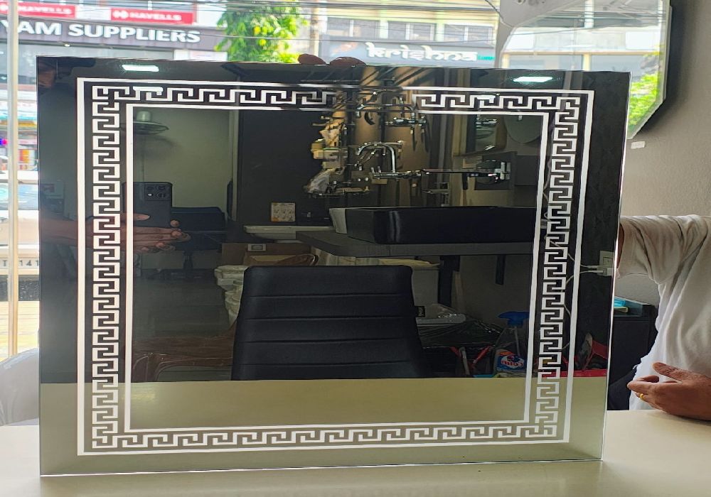 FANCY FRAME MIRROR DESIGN